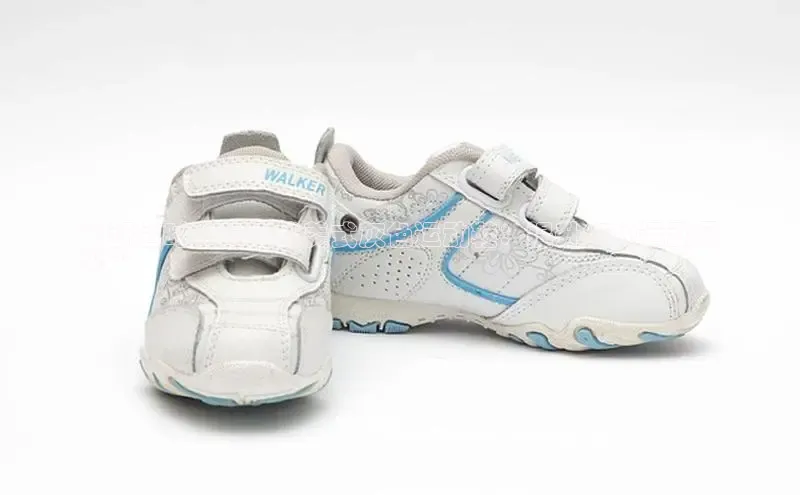 8868体育网页版登录入口彩讯股份**舒适时尚的男式美式灰色运动鞋：提升您的运动风
采**