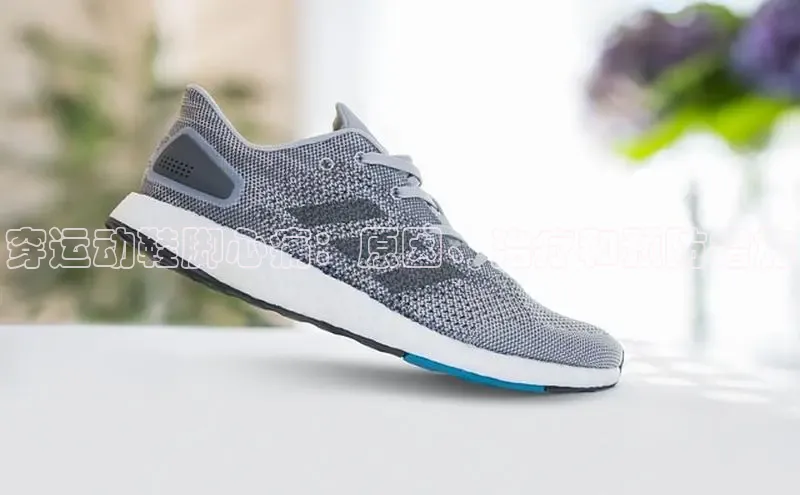 8868体育百度网盘企业版穿运动鞋脚心痛：原因、治疗和预防措施